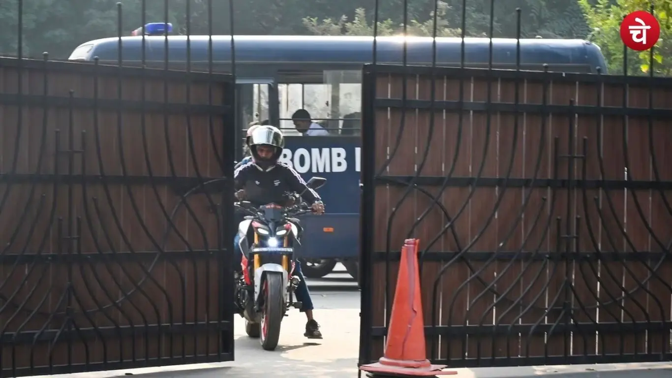 Two schools in Delhi receive threats